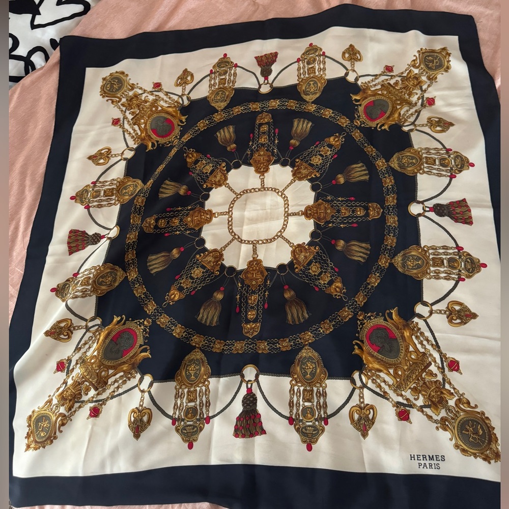 Hermes vintage 90’s scarf.